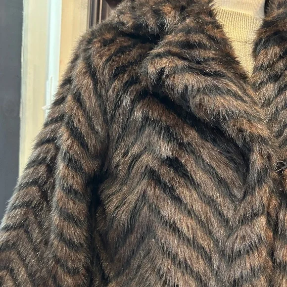 Plush Chevron Teddy Jacket in Brown - Picture 2 of 7